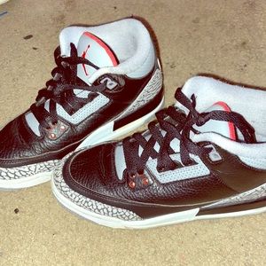Air Jordan 3 cement grey